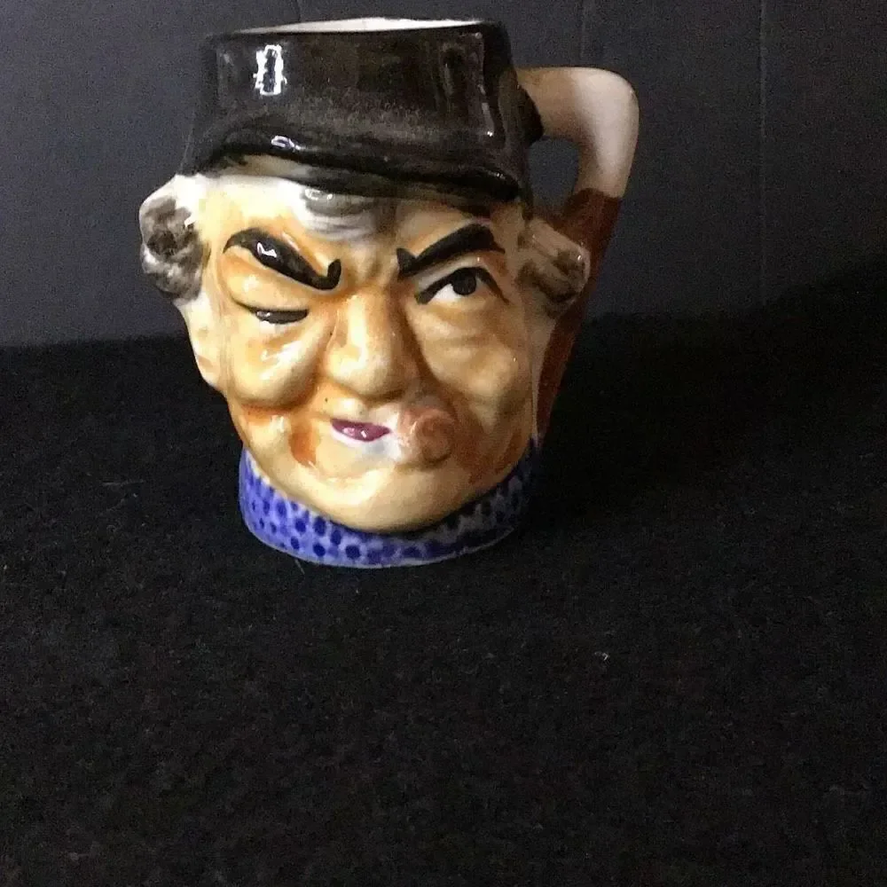 Vintage post WW2 Japan Ucagco shot or expresso cups